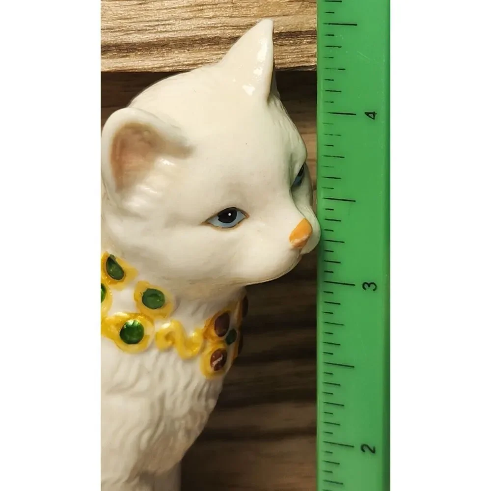 Cat Kitten Figurine Beautiful Multi Color‎ Collar Majestic Ceramic Hand Painted